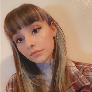 Meet your Posher, Hallie